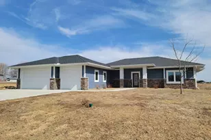 110 Lake Erin Dr, Green Isle, MN 55338 - Photo 1