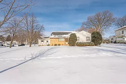 305 E 2nd Street, Blue Earth, MN 56013 - Photo 1