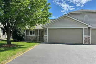 546 Williamsburg Pl, New Richmond, WI 54017 - Photo 1