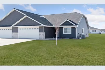 623 Field Point Street, Roberts, WI 54023 - Photo 1