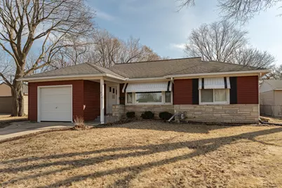 914 10th Avenue NE, Rochester, MN 55906 - Photo 1