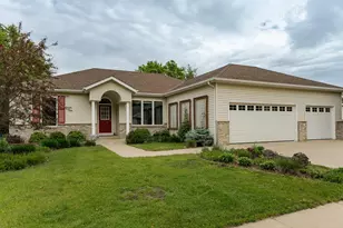 915 Southern Woods Pl SW, Rochester, MN 55902 - Photo 1