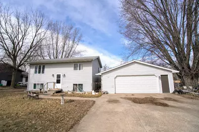 200 Ferndale Drive S, Braham, MN 55006 - Photo 1
