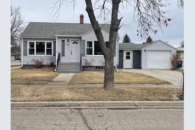 408 Elm Avenue, Wyndmere, ND 58081 - Photo 1