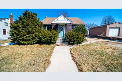 313 1st Avenue SW, Pine Island, MN 55963 - Photo 1