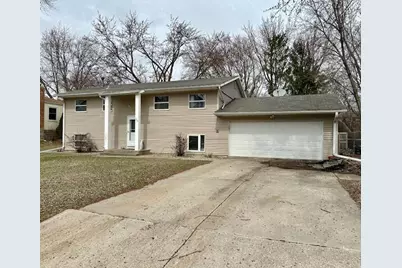 350 16th Street NE, Owatonna, MN 55060 - Photo 1