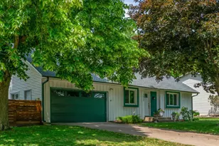 2672 Fairlawn Dr, Stillwater, MN 55082 - Photo 1