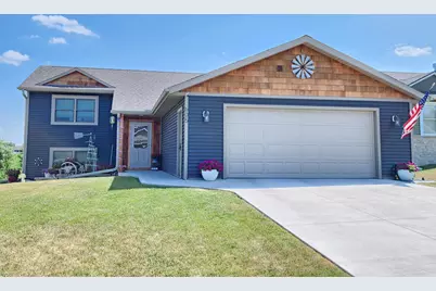 605 7th Avenue NE, Plainview, MN 55964 - Photo 1
