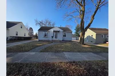 2112 E Oakland Avenue, Austin, MN 55912 - Photo 1