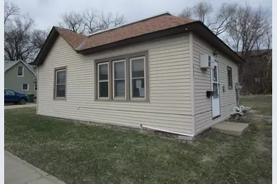 318 W College Drive, Marshall, MN 56258 - Photo 1