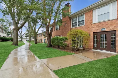 804 Old Settlers Trail #5, Hopkins, MN 55343 - Photo 1