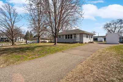 619 Jefferson Street S, Shakopee, MN 55379 - Photo 1