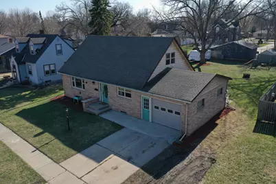 906 4th Street SW, Willmar, MN 56201 - Photo 1