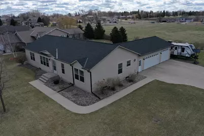 1613 Richland Avenue SW, Willmar, MN 56201 - Photo 1