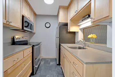 380 Ramsey Street #4A, Saint Paul, MN 55102 - Photo 1