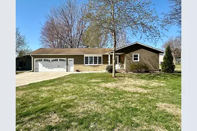 1117 N Cedar Street, Luverne, MN 56156 - Photo 1
