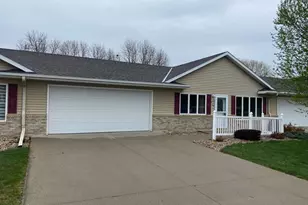 934 Homewood Ave, Worthington, MN 56187 - Photo 1