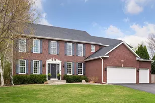 429 Summerfield Dr, Chanhassen, MN 55317 - Photo 1