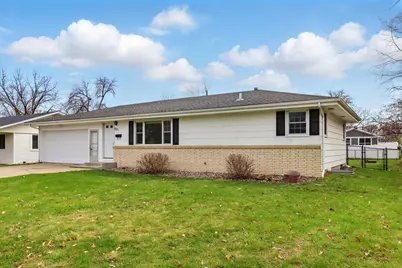 621 Monroe Street S, Shakopee, MN 55379 - Photo 1