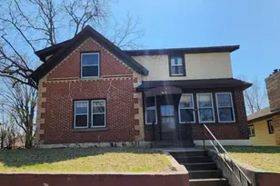 915 Center St, New Ulm, MN 56073 - Photo 1