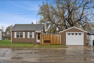 8 Osborn Ave S, Sabin, MN 56580 - Photo 1