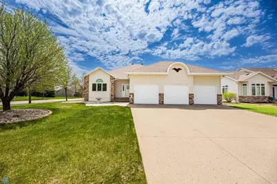 545 43rd Avenue S, Moorhead, MN 56560 - Photo 1