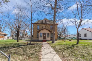 307 7th St SE, Little Falls, MN 56345 - Photo 1