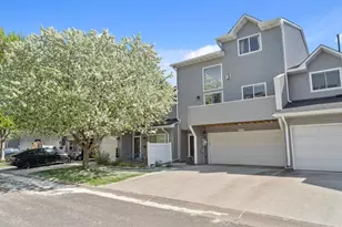 577 Woodduck Dr, Woodbury, MN 55125 - Photo 1