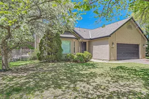 456 Ridge Ct, Chaska, MN 55318 - Photo 1