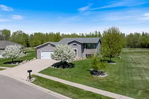 518 Harriett Dr, Marshall, MN 56258 - Photo 1