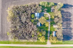 32396 40th St, Blue Earth, MN 56013 - Photo 1