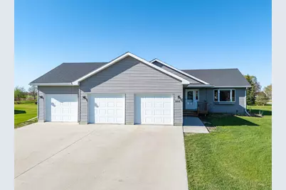 606 5th Avenue S, Crookston, MN 56716 - Photo 1