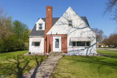 130 6th Avenue SE, Mayville, ND 58257 - Photo 1