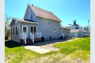 1005 Elizabeth Avenue N, Thief River Falls, MN 56701 - Photo 1