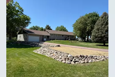 421 Oxford Street W, Worthington, MN 56187 - Photo 1