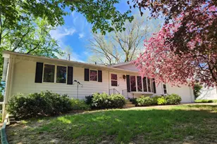 1313 Southview Ln, Albert Lea, MN 56007 - Photo 1