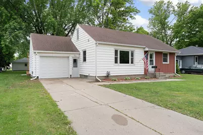 204 10th Avenue NE, Waseca, MN 56093 - Photo 1