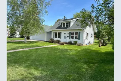 310 7th Avenue NE, Roseau, MN 56751 - Photo 1