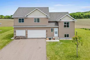 613 Farmers Pl, Belle Plaine, MN 56011 - Photo 1