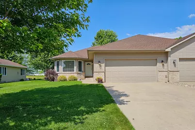 812 S Chestnut Street, Belle Plaine, MN 56011 - Photo 1