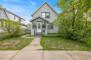 620 Hayes St, Eveleth, MN 55734 - Photo 1