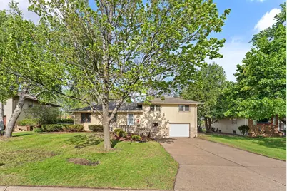 242 10th Avenue N, South Saint Paul, MN 55075 - Photo 1