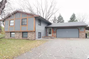 1996 Kingston Ave E, Maplewood, MN 55109 - Photo 1