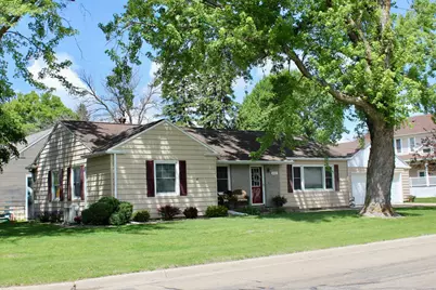 606 Center Avenue N, Blooming Prairie, MN 55917 - Photo 1