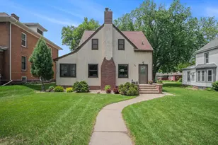 609 N Freeman Ave, Luverne, MN 56156 - Photo 1