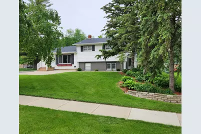 704 19th Avenue SW, Willmar, MN 56201 - Photo 1