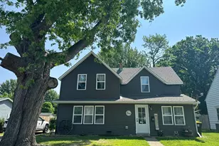 214 Crosby Ave NE, Madelia, MN 56062 - Photo 1