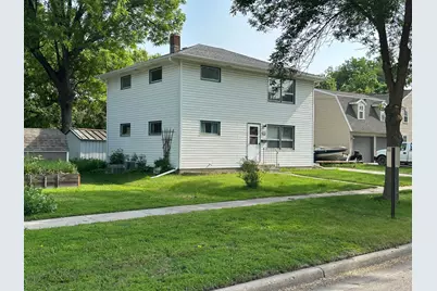 916 5th Avenue N, Moorhead, MN 56560 - Photo 1