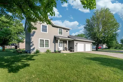 603 E Nathan Street, Lake Crystal, MN 56055 - Photo 1