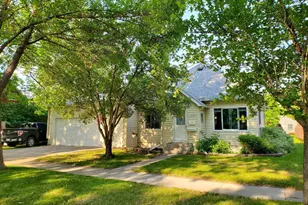 319 Jackson Ave, Crookston, MN 56716 - Photo 1